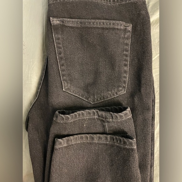 OAK ESSENTIAL STRAIGHT LEG HIGH-RISE JEAN
Washed Black Size 28 Lightly worn 9/10 - Picture 6 of 8